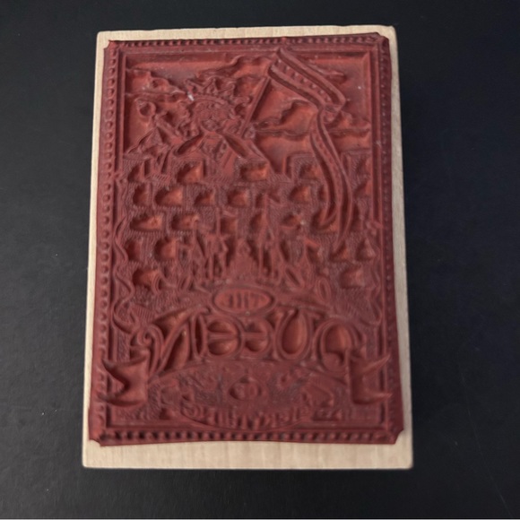 Mary Engelbreit QUEEN OF EVERYTHING wood stamp - Picture 2 of 3